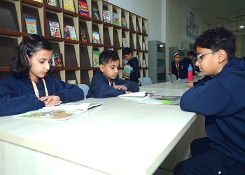 Best CBSE Schools in Ghaziabad - Library of the School 